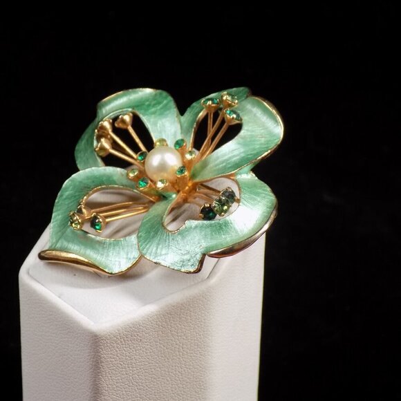 Vintage Weiss Brooch Floral Green Enamel Rhinestone Pearl Gold-tone - Picture 5 of 12